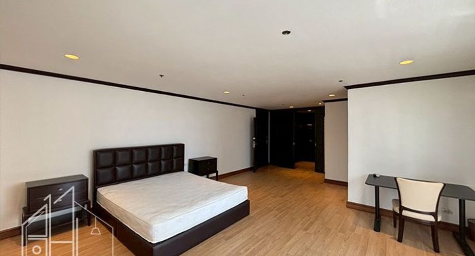 À louer 3 chambres condo à Watthana, Bangkok