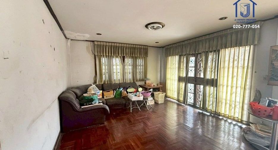 出售 6 卧室 独立屋 在 Mueang Nonthaburi, Nonthaburi