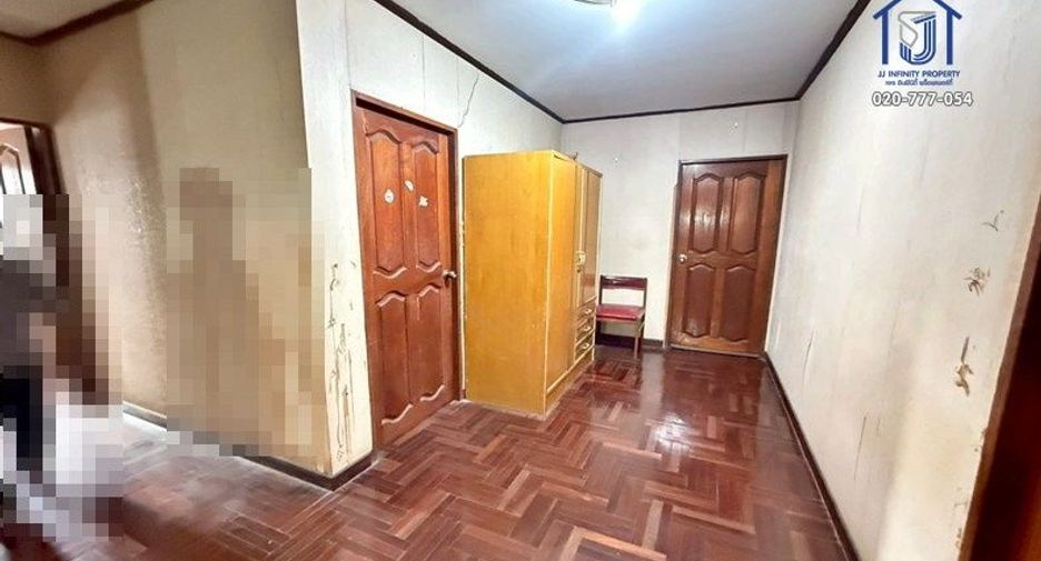 出售 6 卧室 独立屋 在 Mueang Nonthaburi, Nonthaburi