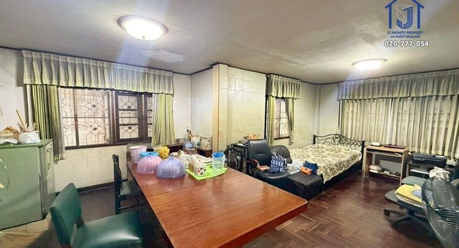 出售 6 卧室 独立屋 在 Mueang Nonthaburi, Nonthaburi