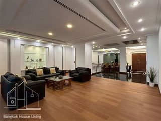 For rent 3 bedrooms condo in Watthana, Bangkok