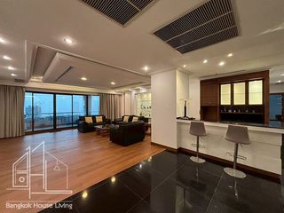 For rent 3 bedrooms condo in Watthana, Bangkok
