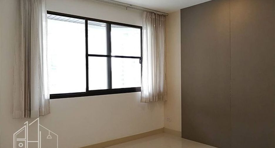 Wohnung zur Miete mit 3 Zimmer in Khlong Toei, Bangkok