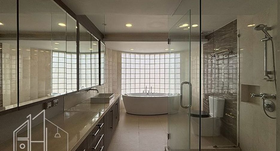 Wohnung zur Miete mit 4 Zimmer in Khlong Toei, Bangkok