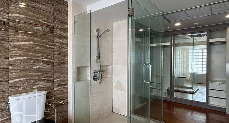 Wohnung zur Miete mit 4 Zimmer in Khlong Toei, Bangkok