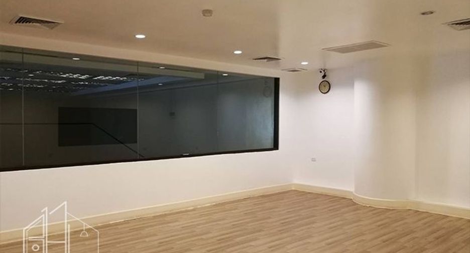 Wohnung zur Miete mit 4 Zimmer in Khlong Toei, Bangkok