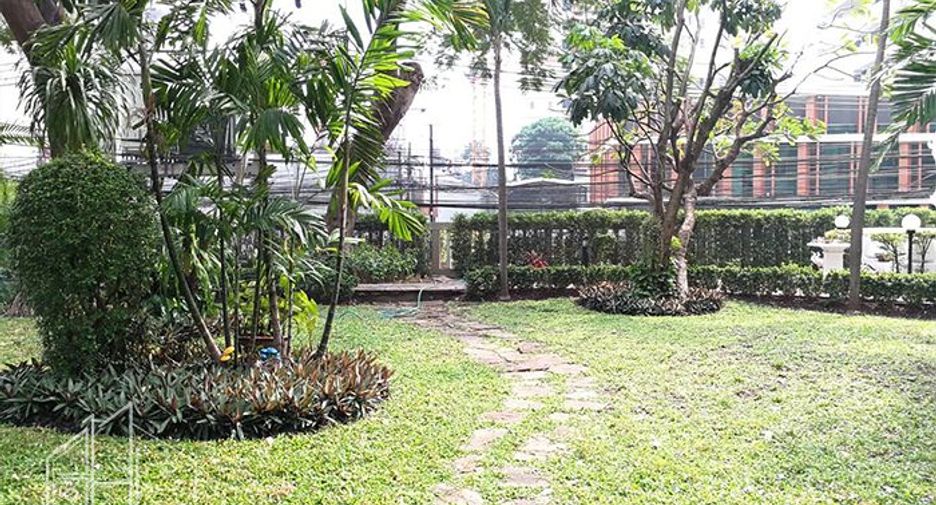 Wohnung zur Miete mit 4 Zimmer in Khlong Toei, Bangkok