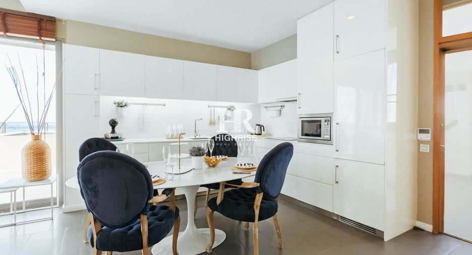For sale 3 ベッドルーム condo in Bang Lamung, Chonburi