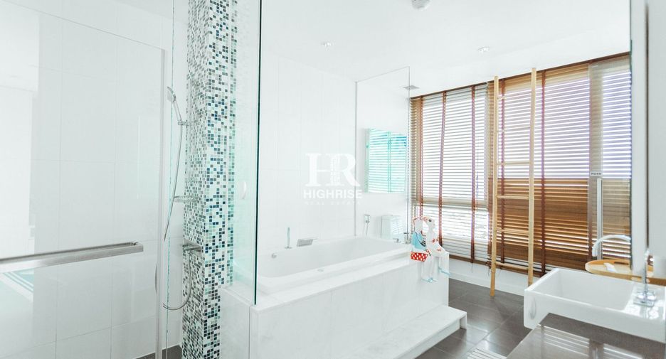 For sale 3 ベッドルーム condo in Bang Lamung, Chonburi