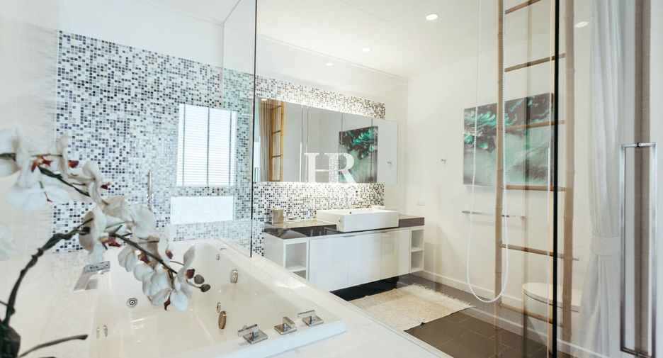 For sale 3 ベッドルーム condo in Bang Lamung, Chonburi