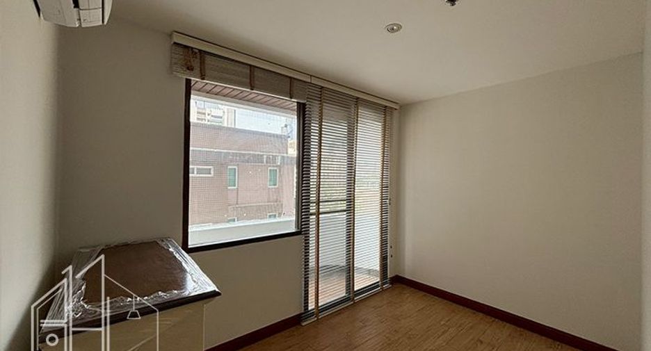 Wohnung zur Miete mit 3 Zimmer in Khlong Toei, Bangkok