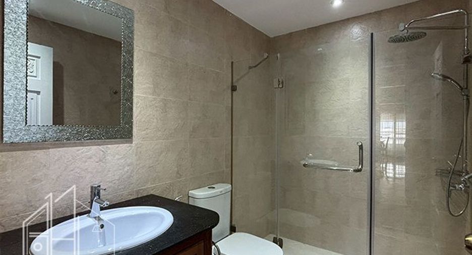 Wohnung zur Miete mit 3 Zimmer in Khlong Toei, Bangkok