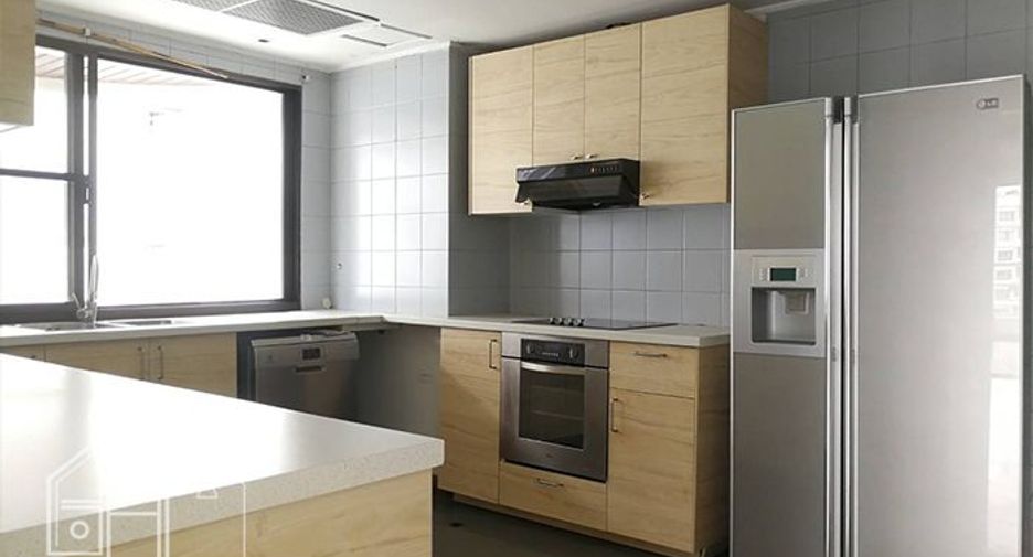 Wohnung zur Miete mit 3 Zimmer in Khlong Toei, Bangkok