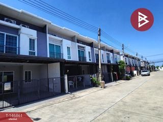 For sale 3 ベッドルーム townhouse in Sam Phran, Nakhon Pathom