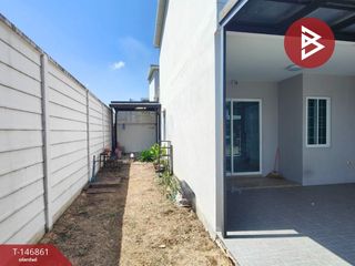 For sale 3 ベッドルーム townhouse in Sam Phran, Nakhon Pathom