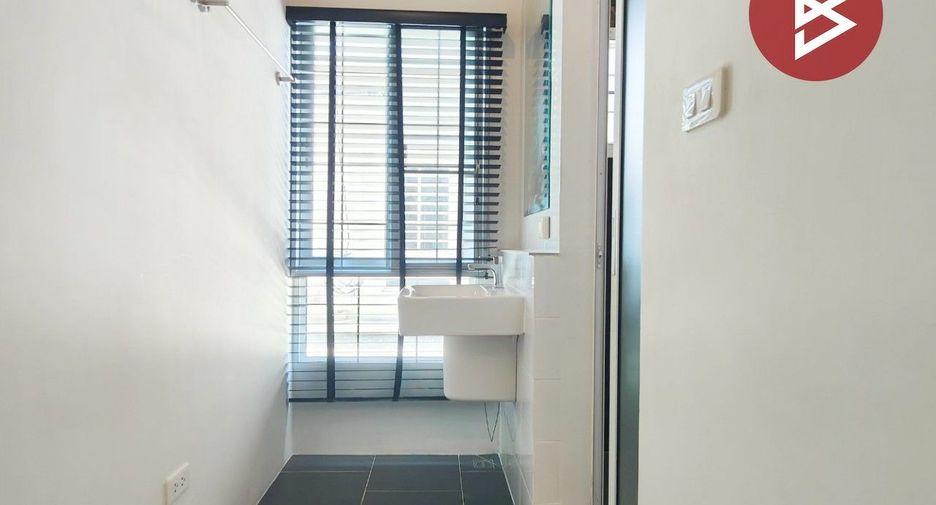 For sale 3 ベッドルーム townhouse in Sam Phran, Nakhon Pathom