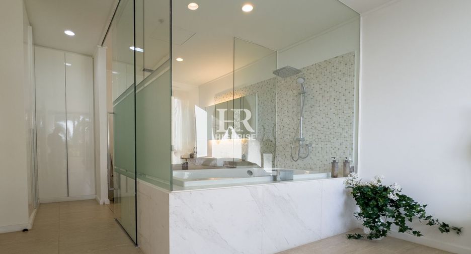 For sale 3 ベッドルーム condo in Bang Lamung, Chonburi