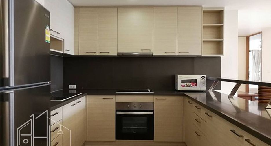 For rent 3 bedrooms condo in Khlong Toei, Bangkok