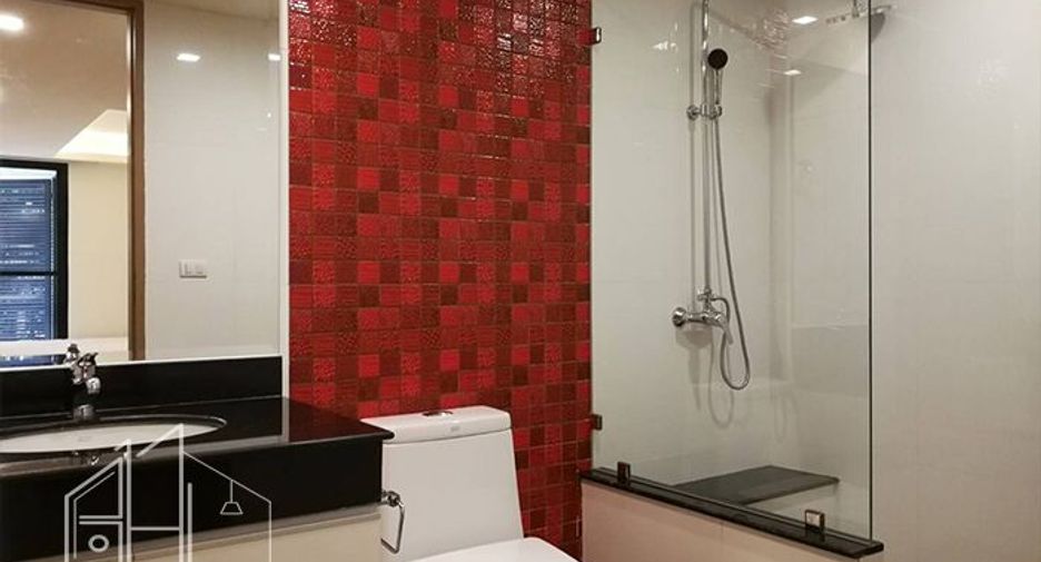 For rent 3 bedrooms condo in Khlong Toei, Bangkok