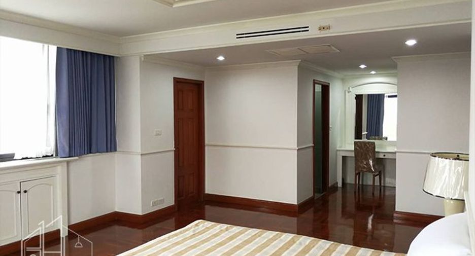For rent 3 bedrooms condo in Khlong Toei, Bangkok