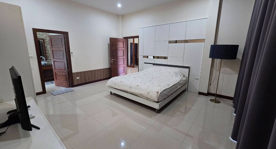 À louer 3 chambres villa à Huay Yai, Pattaya