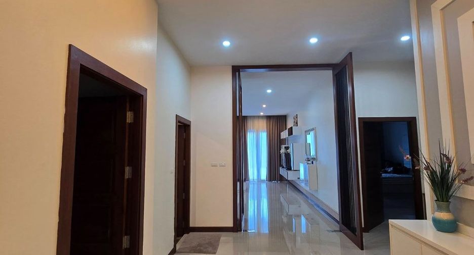 À louer 3 chambres villa à Huay Yai, Pattaya