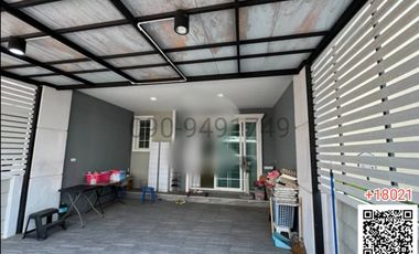 À vendre 3 chambres maison de ville à Mueang Samut Prakan, Samut Prakan