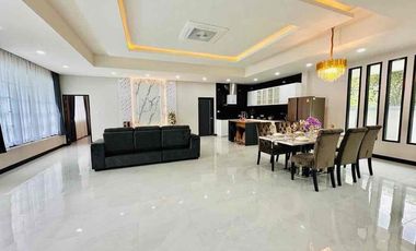 À vendre et à louer 4 chambres villa à Bang Lamung, Chonburi