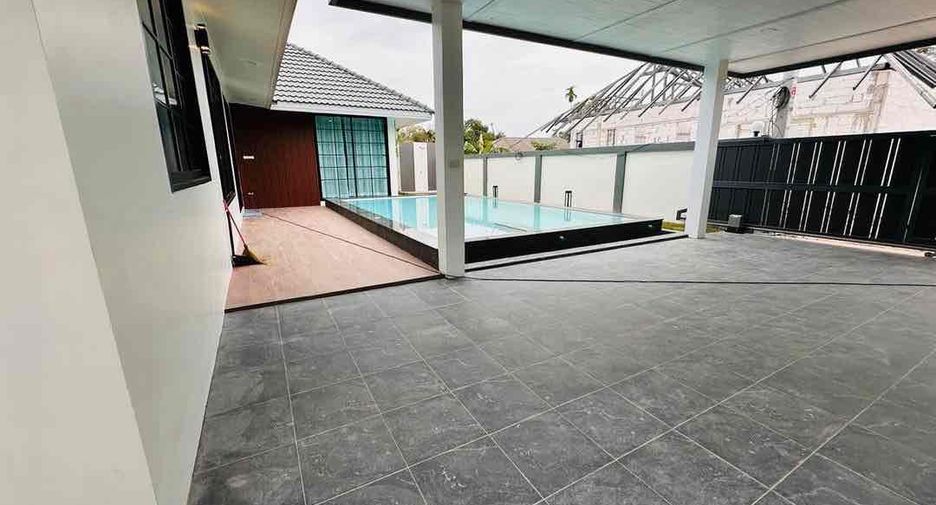 À vendre et à louer 4 chambres villa à Bang Lamung, Chonburi