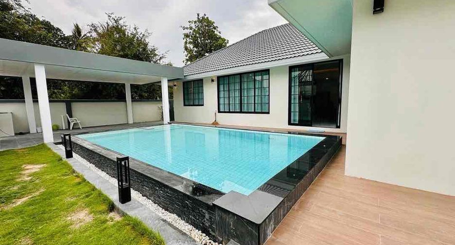 À vendre et à louer 4 chambres villa à Bang Lamung, Chonburi