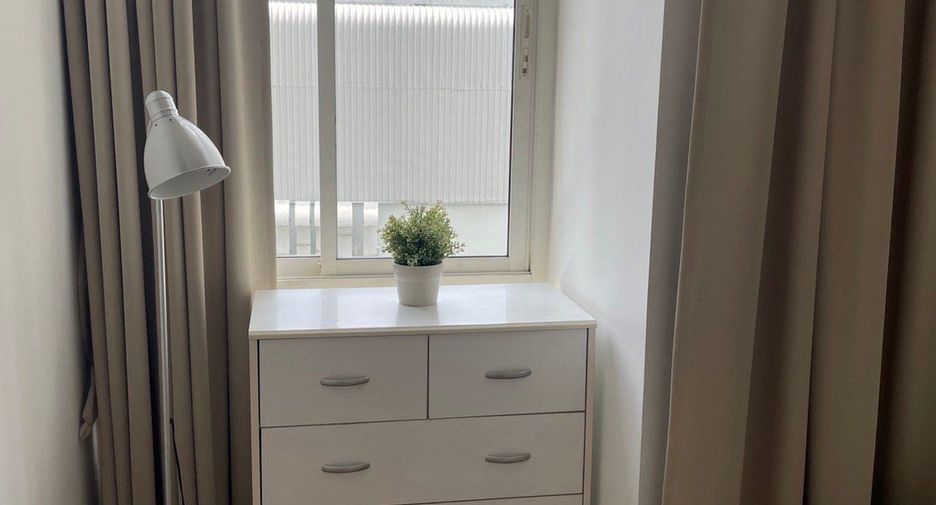 For rent 2 bedrooms condo in Phra Khanong, Bangkok