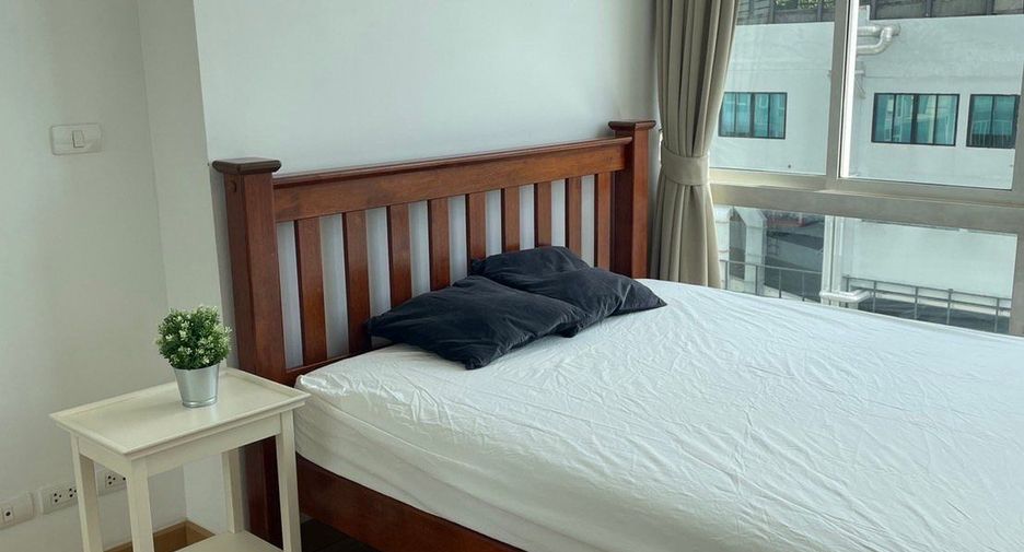 For rent 2 bedrooms condo in Phra Khanong, Bangkok