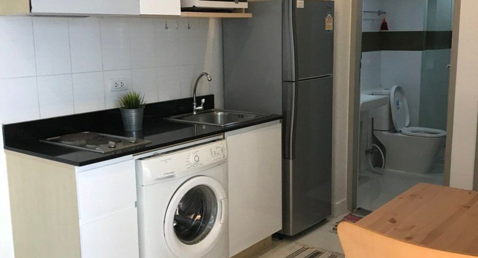 For rent 2 bedrooms condo in Phra Khanong, Bangkok