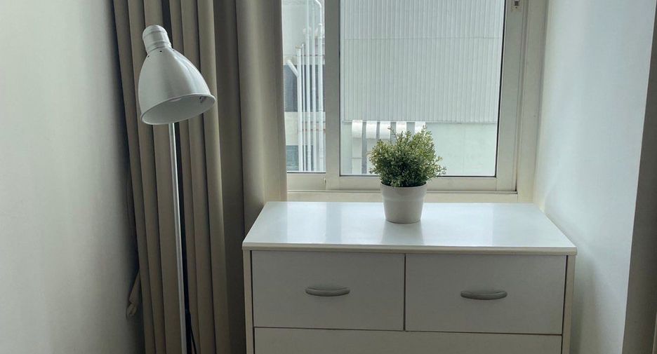For rent 2 bedrooms condo in Phra Khanong, Bangkok
