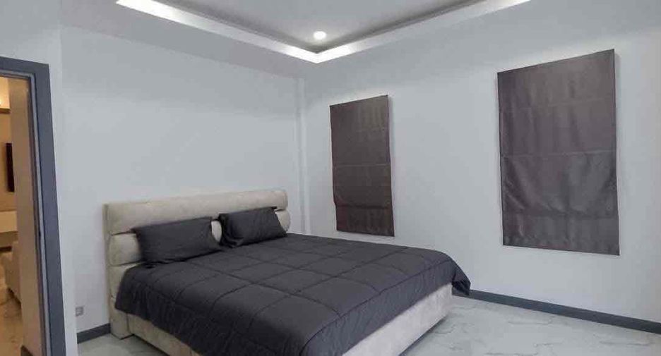 For rent 3 bedrooms villa in Bang Lamung, Chonburi
