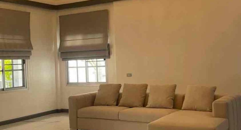 For rent 3 bedrooms villa in Bang Lamung, Chonburi