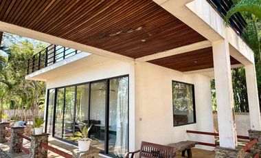 À vendre et à louer 5 chambres villa à Huay Yai, Pattaya