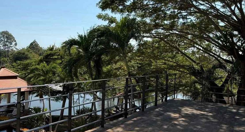 À vendre et à louer 5 chambres villa à Huay Yai, Pattaya