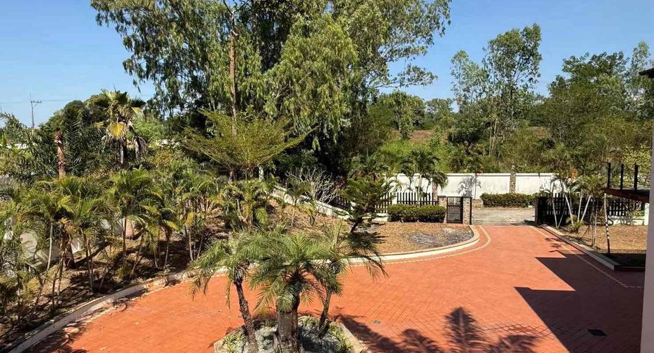 À vendre et à louer 5 chambres villa à Huay Yai, Pattaya