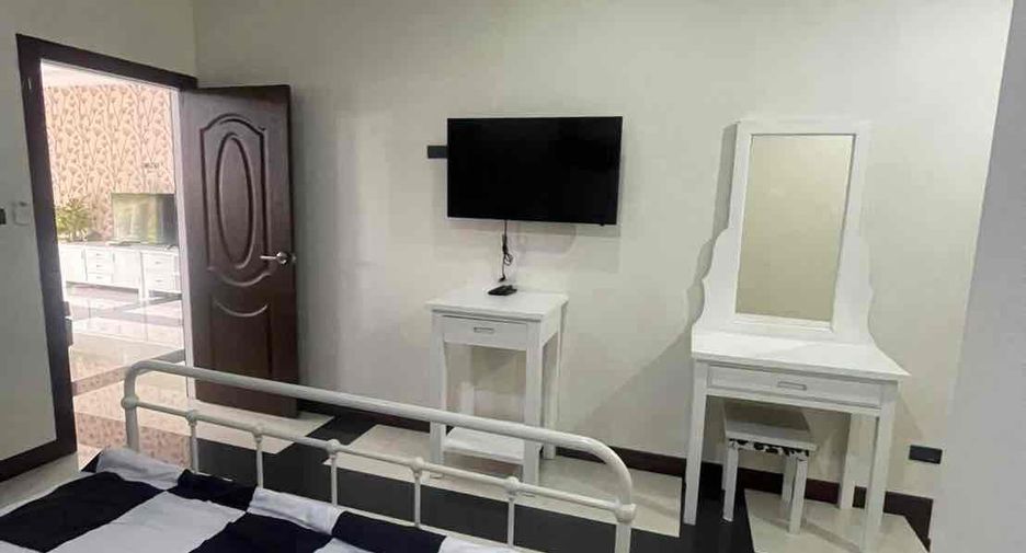 For rent 5 bedrooms villa in Jomtien, Pattaya