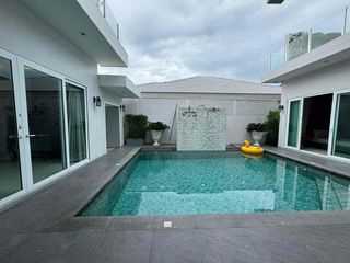 Villa en alquiler de 5 habitaciones en Bang Lamung, Chonburi