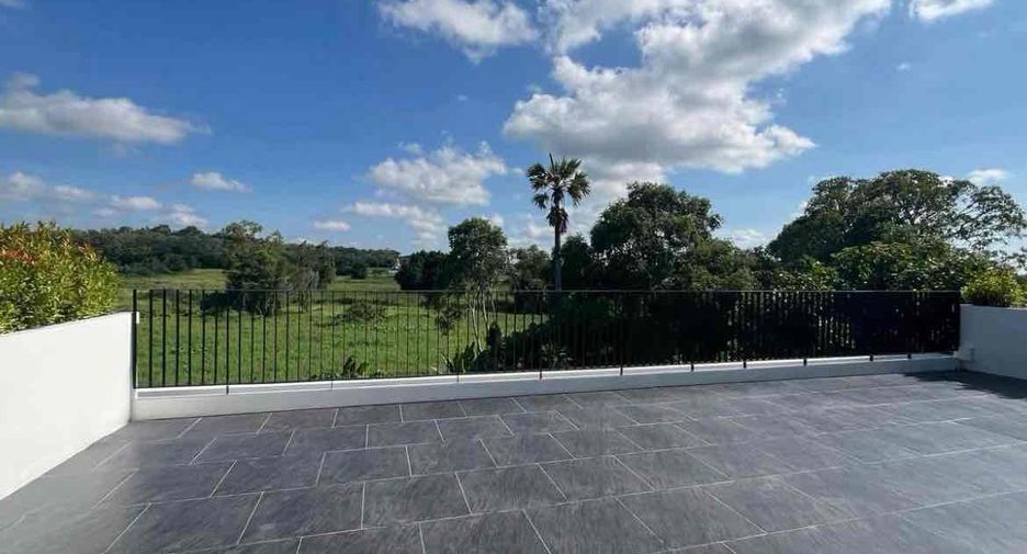 For rent 5 bedrooms villa in Bang Lamung, Chonburi