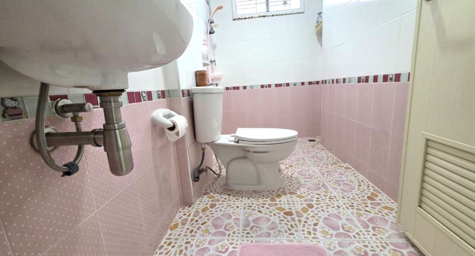 For sale 3 bedrooms house in Mueang Rayong, Rayong