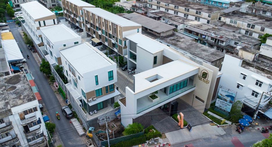 For sale 3 bedrooms house in Chom Thong, Bangkok