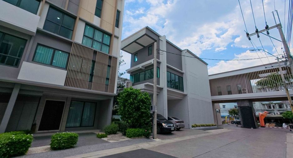 For sale 3 bedrooms house in Chom Thong, Bangkok