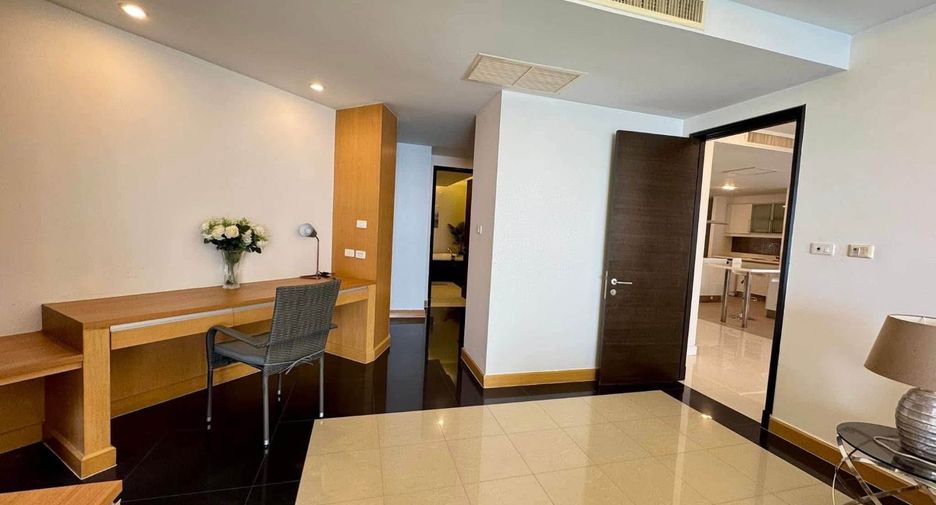 For rent 4 bedrooms condo in Jomtien, Pattaya