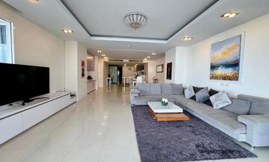 For rent 4 bedrooms condo in Jomtien, Pattaya