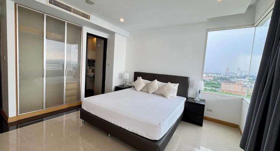 For rent 4 bedrooms condo in Jomtien, Pattaya