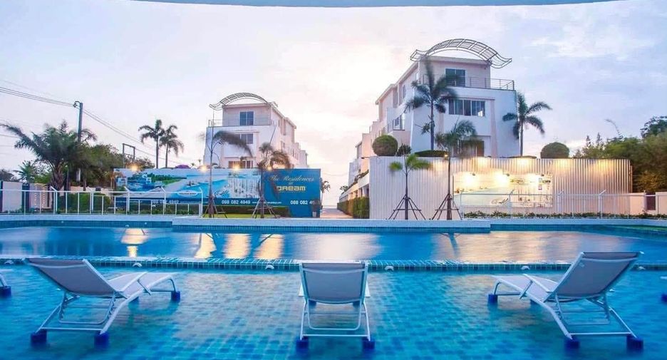 For rent 4 bedrooms condo in Jomtien, Pattaya