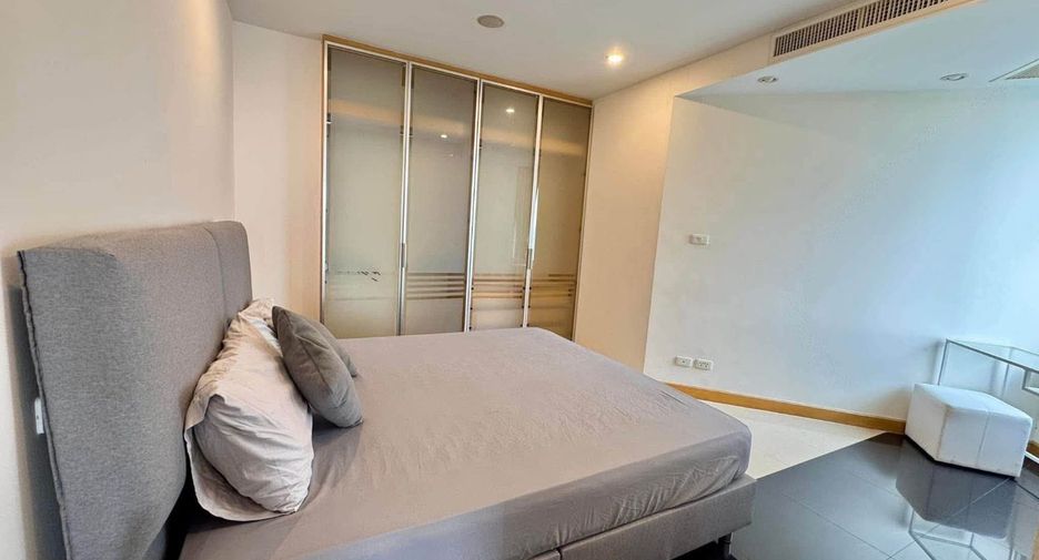 For rent 4 bedrooms condo in Jomtien, Pattaya